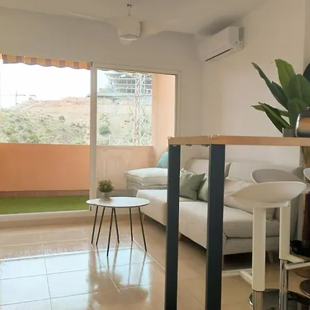 Ideal Getaway At Playa Carvajal, With Pool Appartement