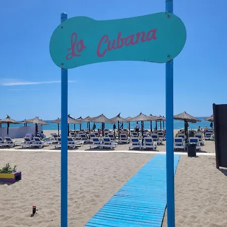 Ideal Getaway At Playa Carvajal, With Pool Appartement *