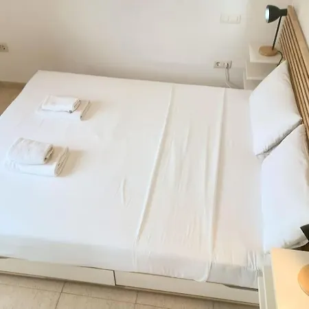 Ideal Getaway At Playa Carvajal, With Pool Apartment